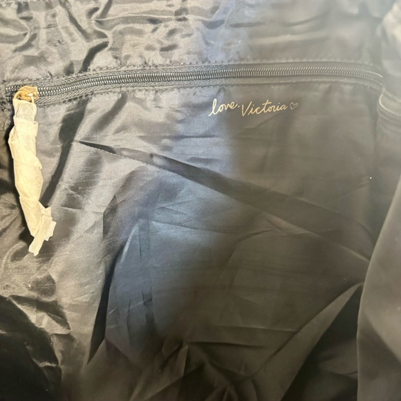 Pre-owned Victoria Secret Weekender Tote Bag XL Red & Black Striped. Large bag - Picture 14 of 16